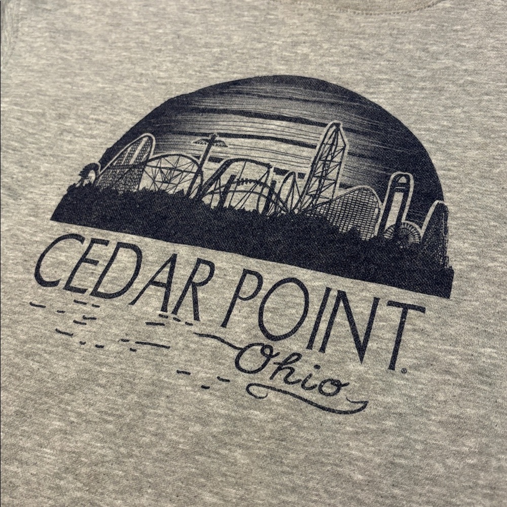 Cedar Point Crop Sweatshirt-Women’s SZ Small - Picture 2 of 6